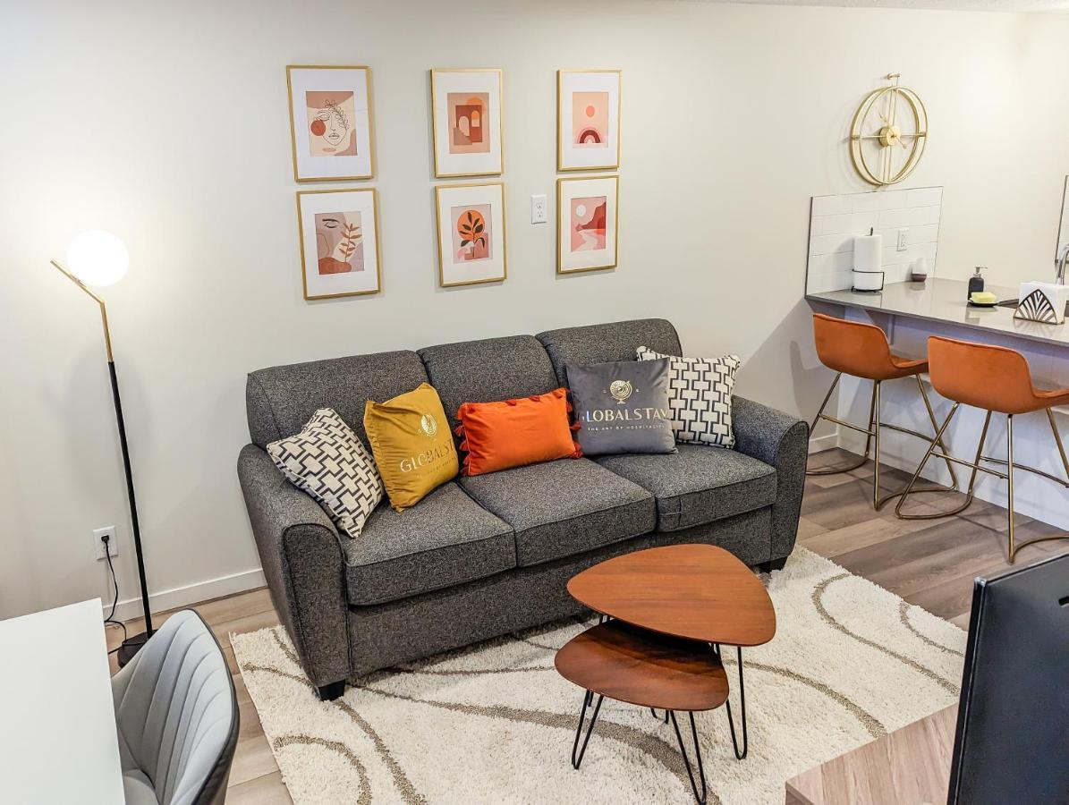 Globalstay New Apartments In Cranbrook Free Street Parking YYC Eksteriør billede