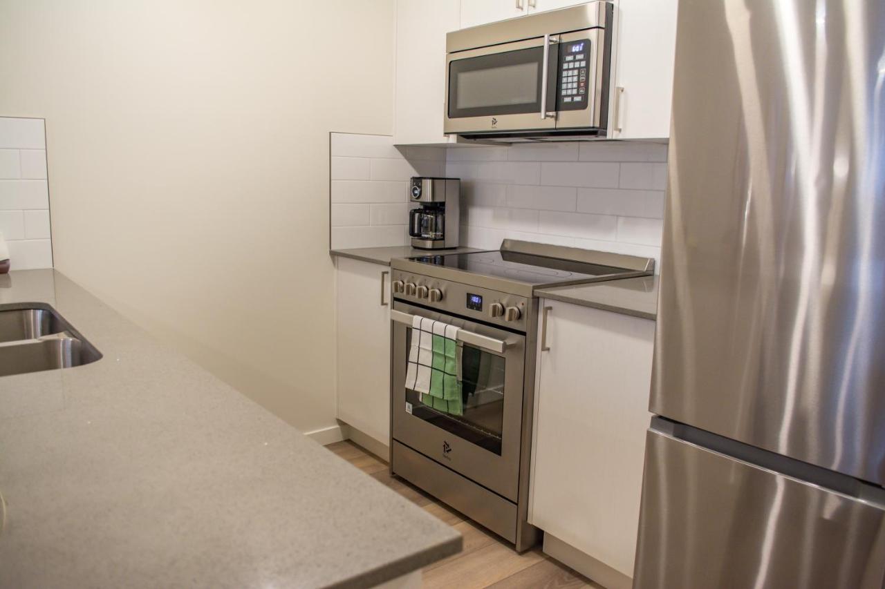 Globalstay New Apartments In Cranbrook Free Street Parking YYC Eksteriør billede