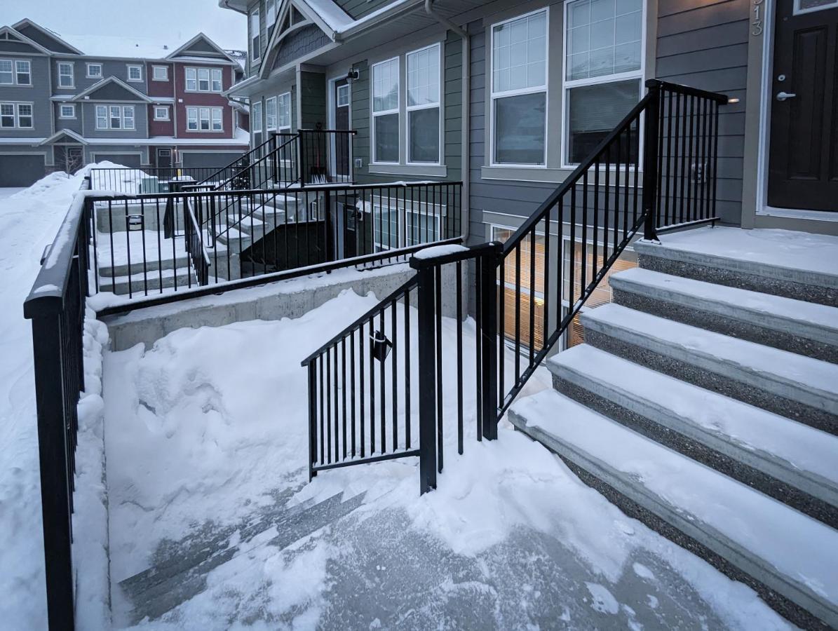 Globalstay New Apartments In Cranbrook Free Street Parking YYC Eksteriør billede