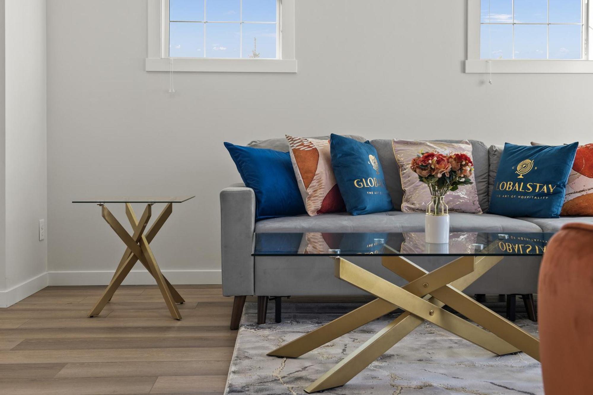 Globalstay New Apartments In Cranbrook Free Street Parking YYC Eksteriør billede