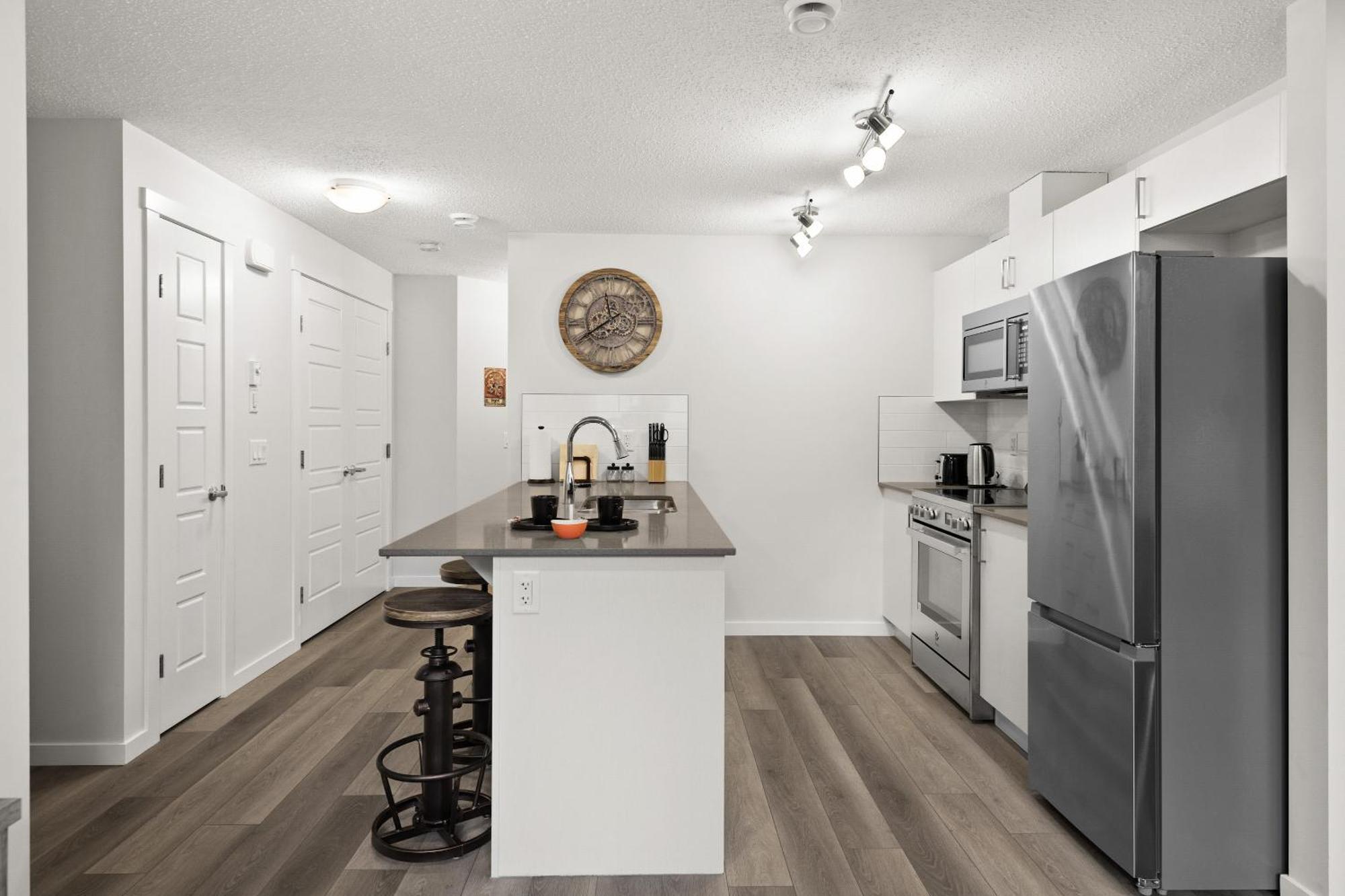 Globalstay New Apartments In Cranbrook Free Street Parking YYC Eksteriør billede